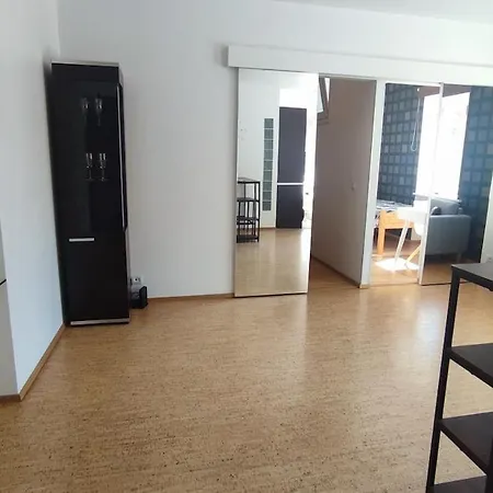Bright 2-bdrm Lejlighed *