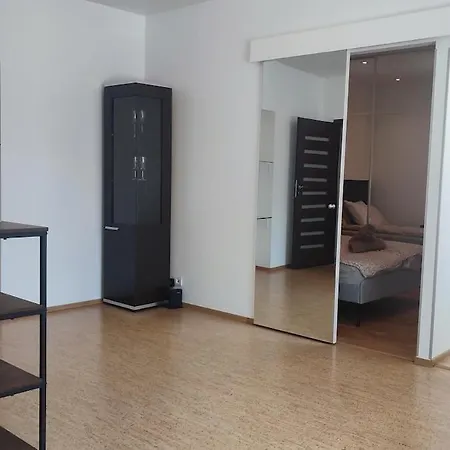 Bright 2-bdrm Lejlighed *