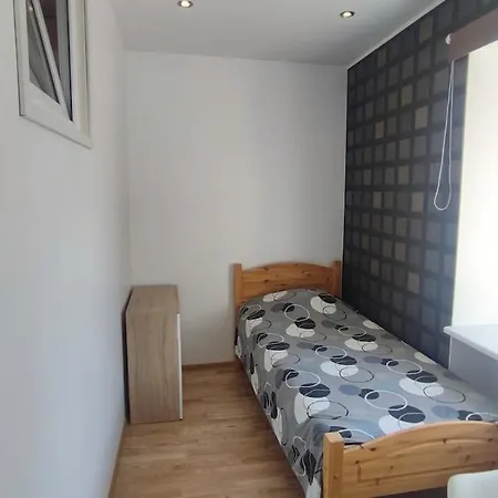 Bright 2-bdrm *